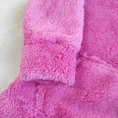 Buzo piel ZURI chicle - Carcajada Ropa de Chicos