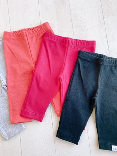 Calza capri YANINA fucsia - Carcajada Ropa de Chicos