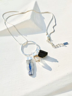 colar Amuleto de cianita azul, cristal e turmalina no banho de prata 3