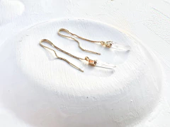 brinco Dilly de cristal no banho de ouro