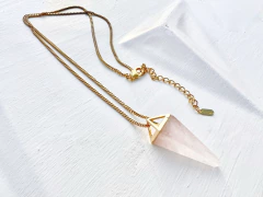 colar Pêndulo de quartzo-rosa no banho de ouro