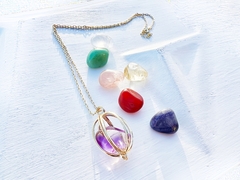 colar Equilíbrio 7 chakras no banho de ouro