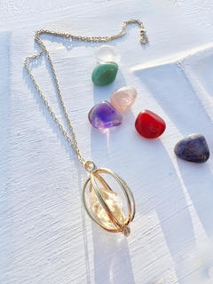 colar Equilíbrio 7 chakras no banho de ouro 3