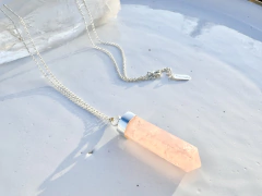 colar Nalu de quartzo-rosa de prata 925