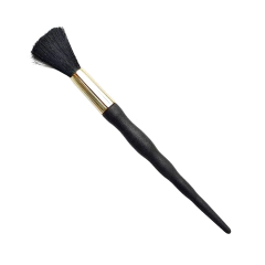 Brocha larga para maquillaje con cabo plastico x unid - B631