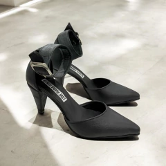 Guillermina Stiletto en internet