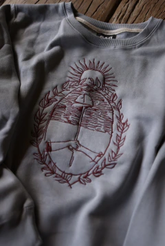 BUZO ESCUDO en internet
