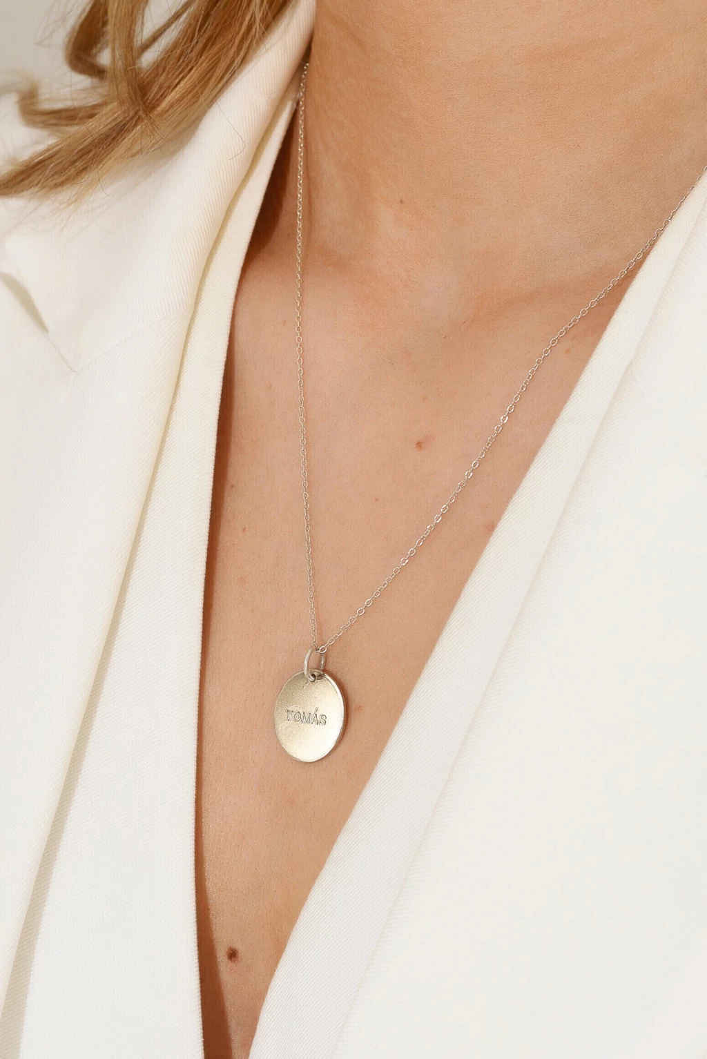 COLLAR TOUT