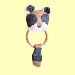 Mordillo y sonajero Mapache
