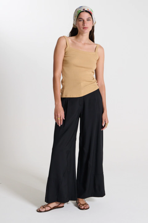 MUSCULOSA GRETA CAMEL