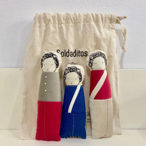 Tres muñequitos Cándido - comprar online