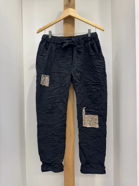 Babucha de gabardina con aplique cede hasta 140 cm de cadera - comprar online