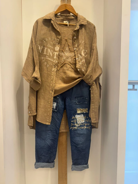 Conjunto incluye camisa vintage , remera estrella y babucha jean - comprar online