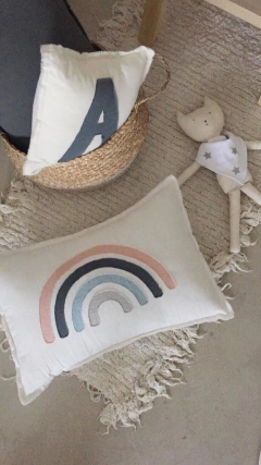 ALMOHADÓN ARCO IRIS {combinación con arco rosa} - Demars textiles & stuff