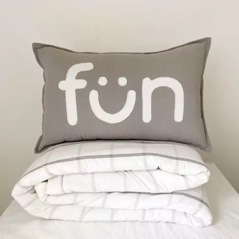 Almohadón FUN base gris