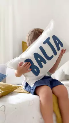 ALMOHADON NOMBRE ( HASTA 6 LETRAS) en internet