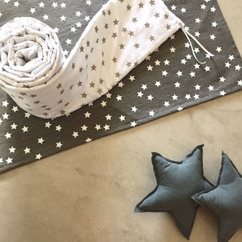 CHICHONERA BLANCA CON ESTRELLAS