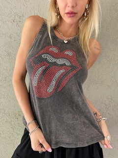 MUSCULOSA ROLLING STRAS - tienda online