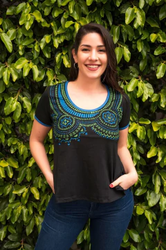 Remera MANDALAS Negra - comprar online