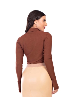 Blusa Samanta Malha Canelada na internet