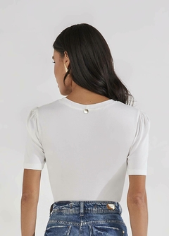 T-Shirt Estampa Localizada - comprar online