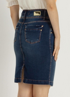 Saia Tradicional Jeans com Nervuras na internet