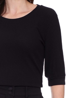 Blusa Akemy Hapuk Preto na internet
