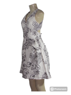 Vestido Kyboneca Costa Nua na internet
