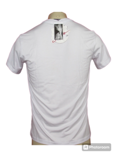 Camiseta Sallo Branca Gola V Masculino Adulto - comprar online