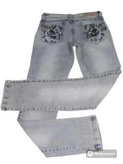 Calça Jeans Feminina Cós Medio .Vitara - comprar online