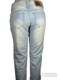 Calça Jeans Feminina Media Cig Ly Media Aion na internet