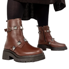Bota Feminina Com Spike Solado Tratorado Lançamento Via C