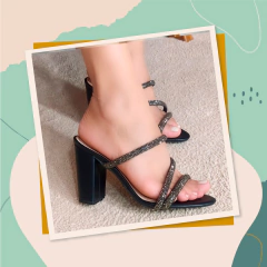 Sandália Tamanco Salto Grosso Strass Preto