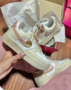 Tênis Air force medalha Off White/Rose Disponível 34 ao 39.