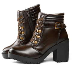 Bota Feminina Salto Grosso Lançamento - comprar online