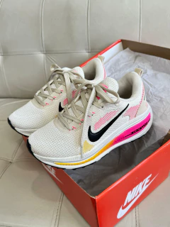 Tênis Modelo Run Vomero 18 Feminino 34 ao 39 na internet