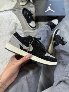 Tênis Modelo Jordan Low 23 Linha luxo Preto/cinza na internet