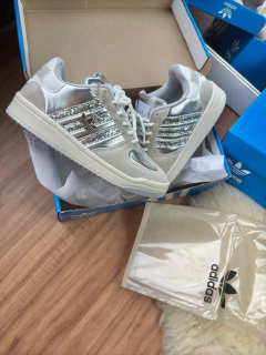 Novo Tênis Feminino Campus Glitter Prata