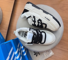 Tênis Moda Feminina modelo Plataforma Sneaker Glamour na internet