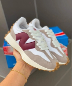 Tênis Modelo New Balance 327 Unissex 34 ao 39 Bordo
