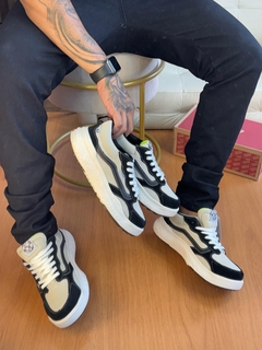 Tênis Modelo Vans Ultrarange Neo Vans Oreo na internet