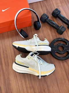 Tênis Modelo Zoom X Invincible Run 3 Off white do 34 ao 39 L. Premium - loja online