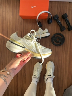 Tênis Modelo Zoom X Invincible Run 3 Off white do 34 ao 39 L. Premium - comprar online