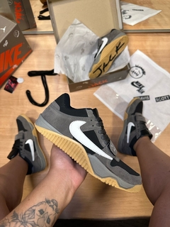 Bota Jordan Trevis Scott Jack 38 ao 43
