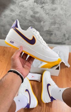 Tênis Air Force Lakers na internet
