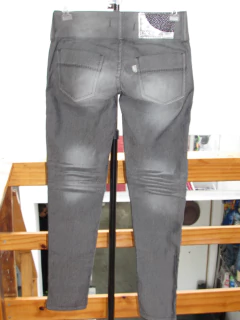 Calça Feminina Jeans Dyork Cigarrete Com Elastano Cós Médio Com Passante Alto - comprar online