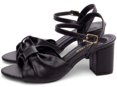 Sandália Feminina Feminina Salto Médio na internet