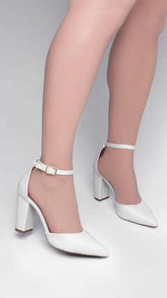 Sapato Scarpin Torricella Salto Grosso - comprar online