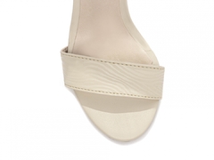 Imagem do Sandália Social Feminina Torricella Salto Fino Alto Off White