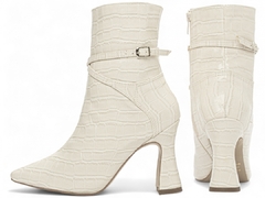 Bota Feminina Bico Fino Cano Médio Croco Off White na internet